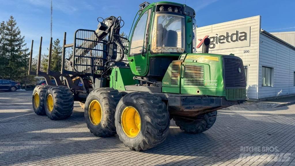 John Deere 1110 E Forwarders