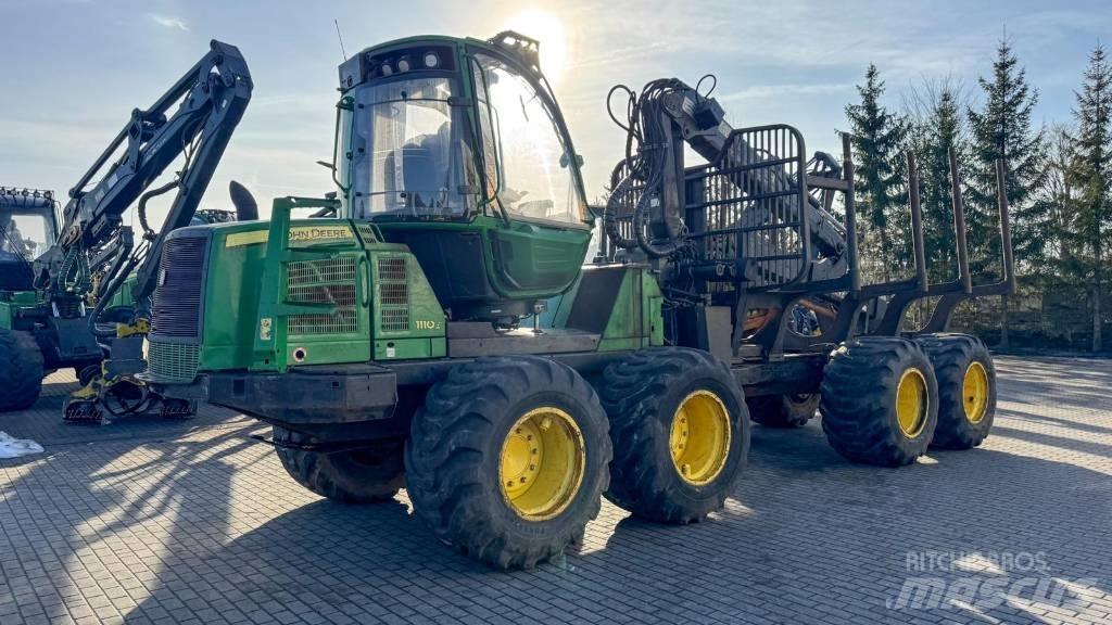 John Deere 1110 E Forwarders