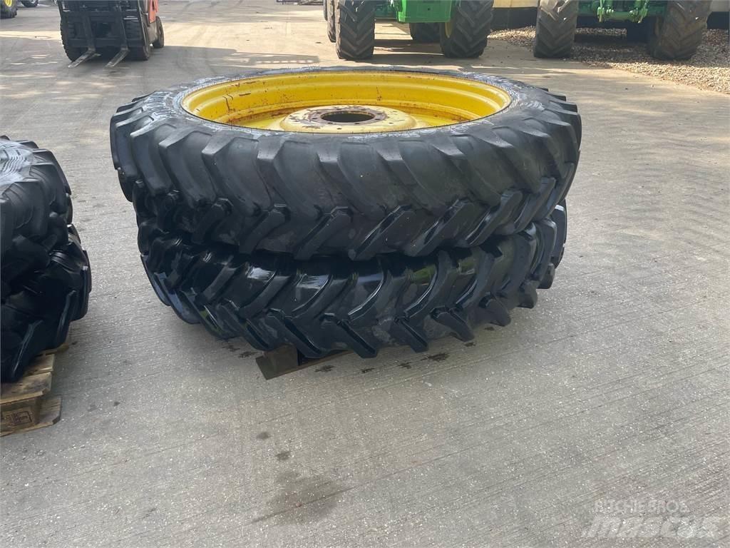  340/85R48 Tires, wheels and rims