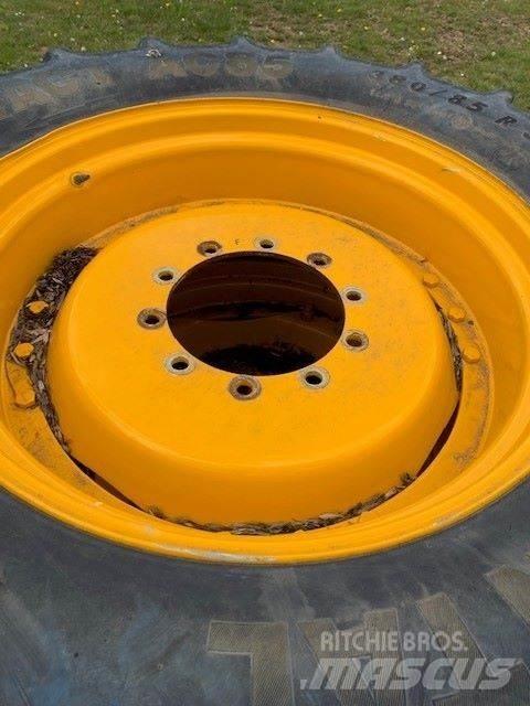  380/85R34 Tires, wheels and rims