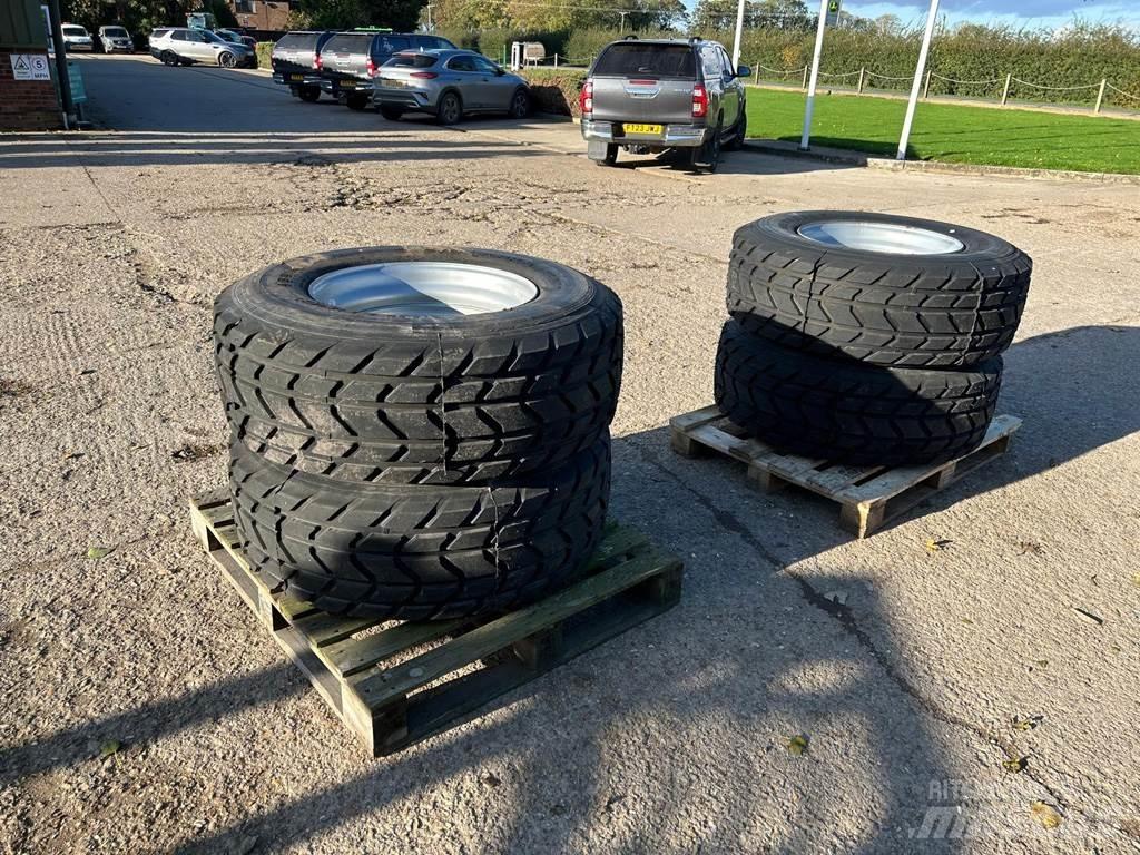  385X65X22.5 Tires, wheels and rims