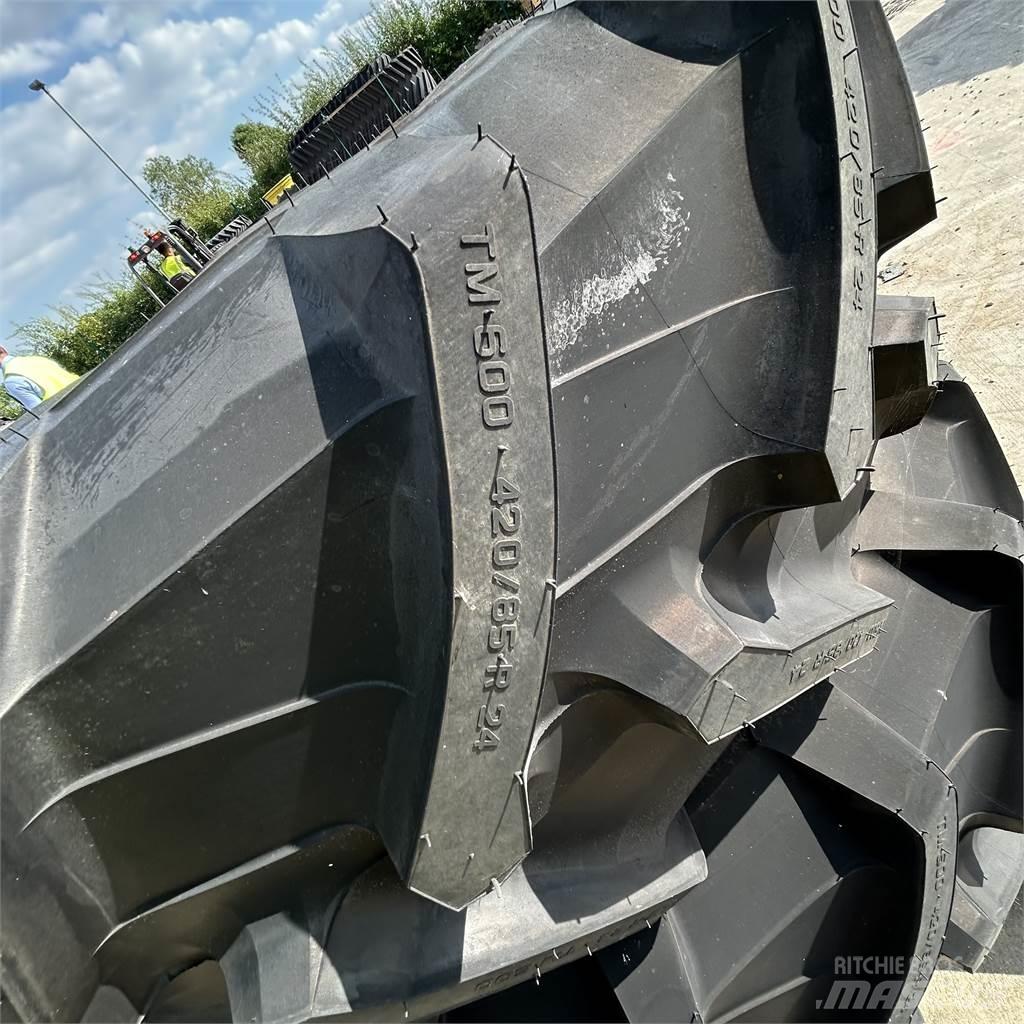  420/85R24 Tires, wheels and rims