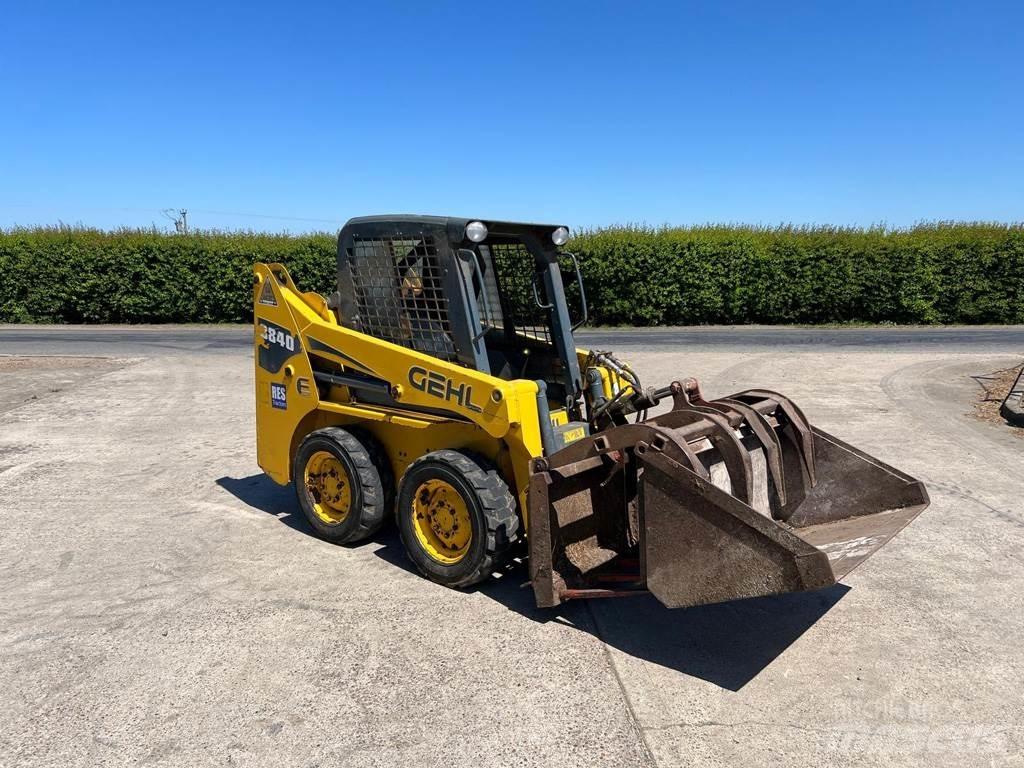 Gehl 3840 Skid Steer Loaders