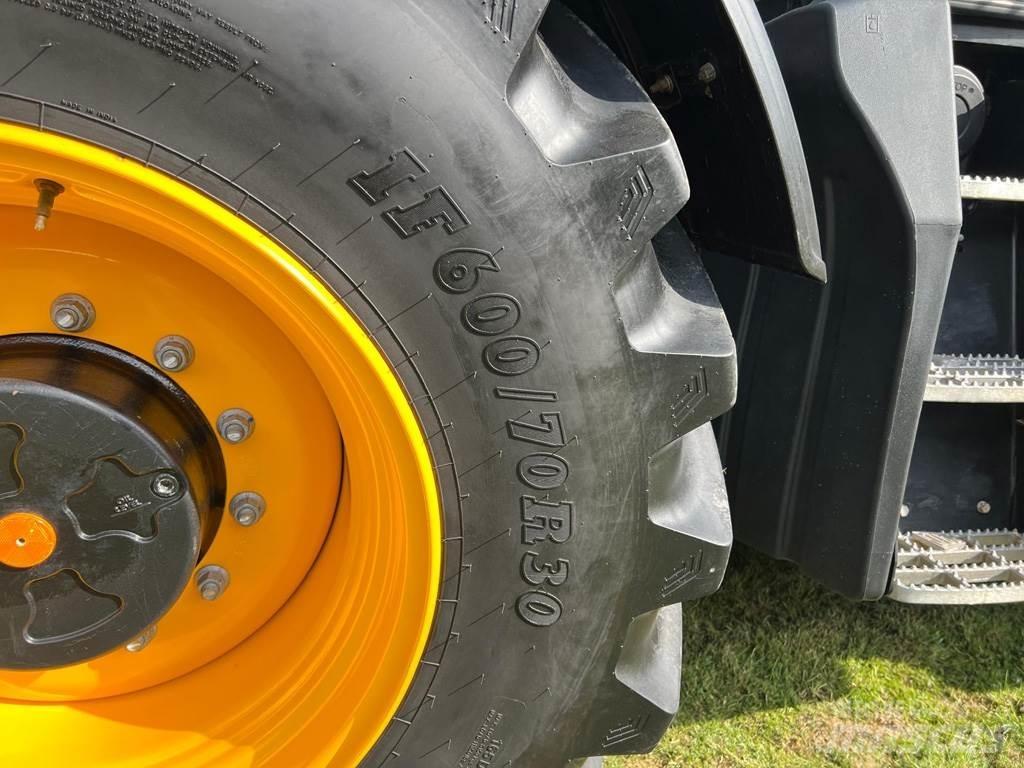 JCB 4220 FASTRAC Tractors