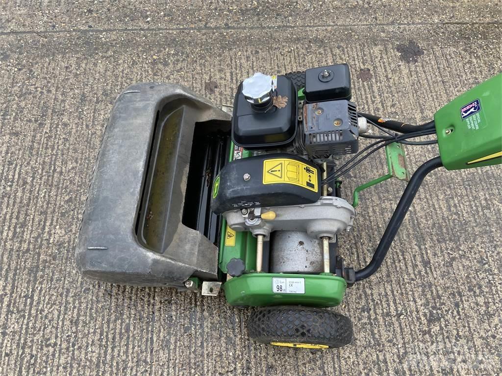 John Deere 220C Farm Equipment - Others