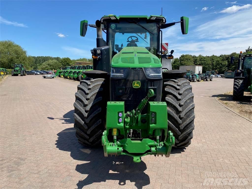 John Deere 8R370 Tractors