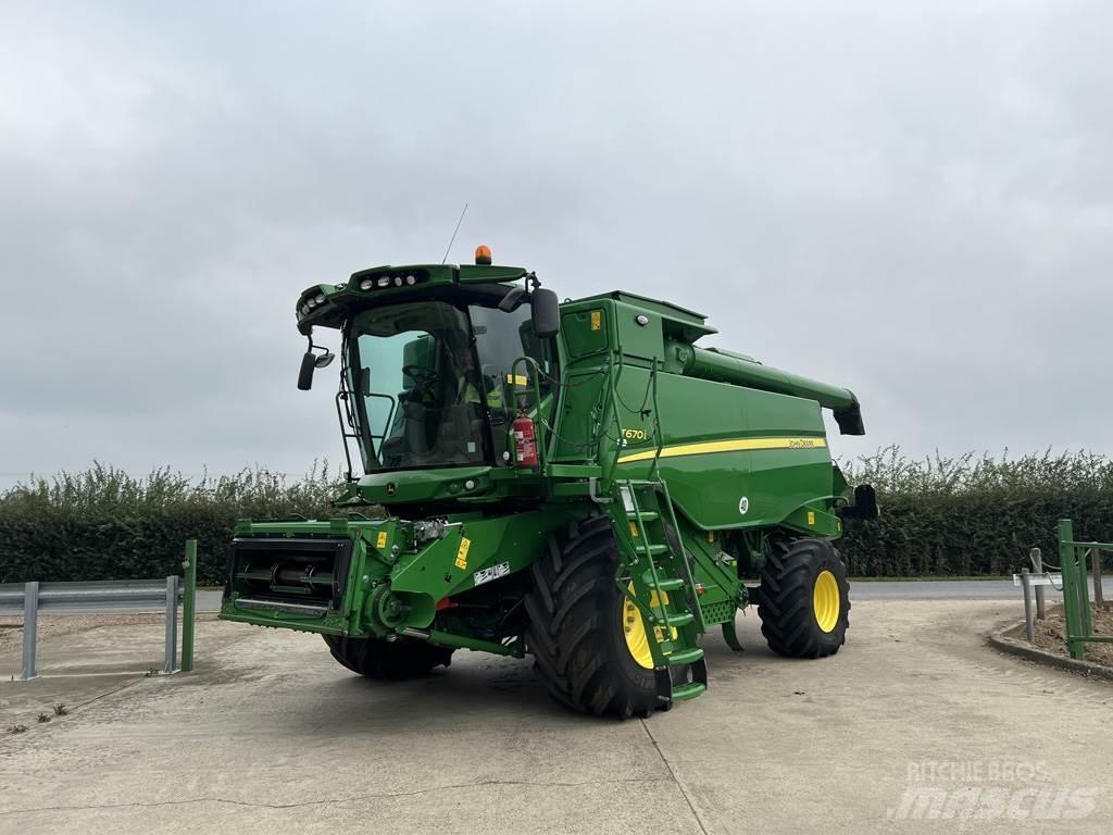 John Deere T670I Combine Harvesters