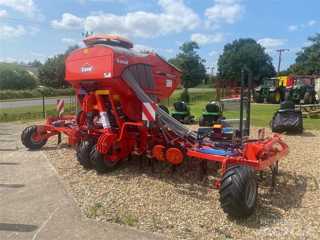 Kuhn MEGANT 602R Farm Drills
