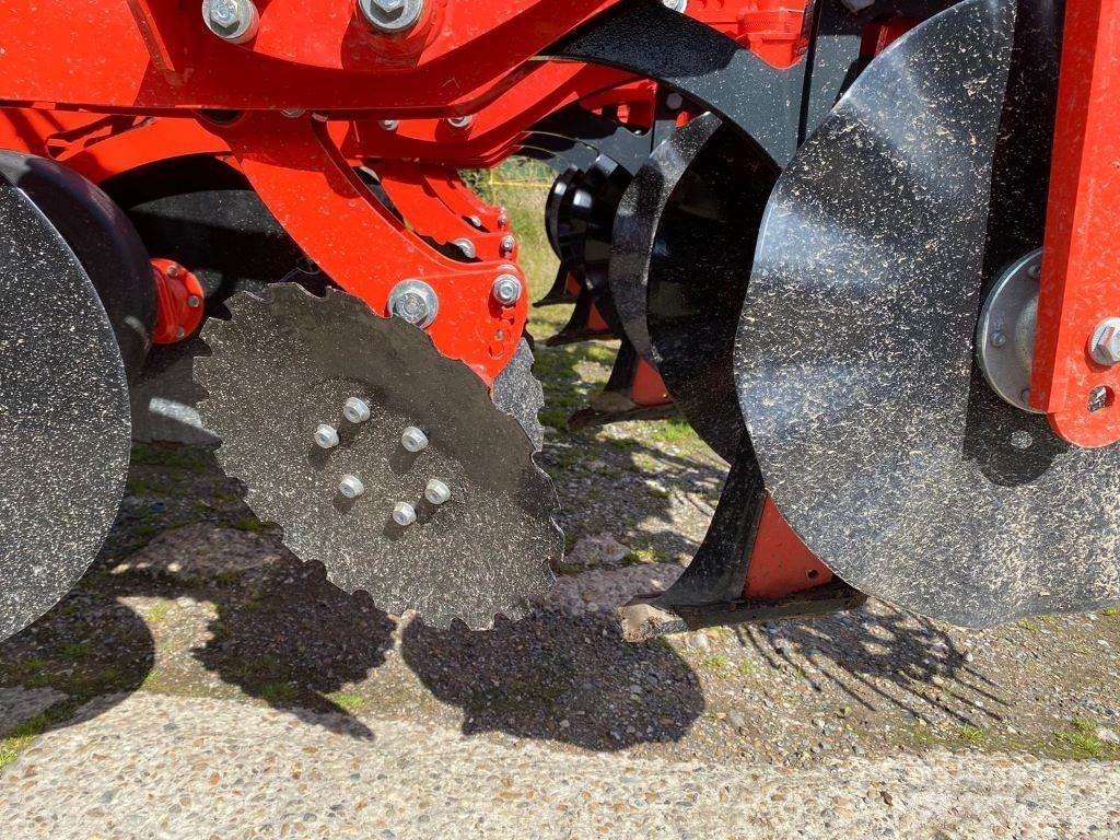 Kuhn STRIGER 300 Farm Equipment - Others