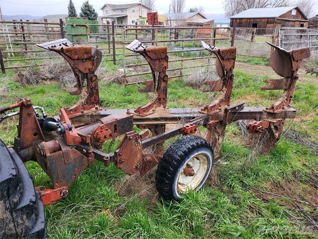 Ace 4 Bottom Plows