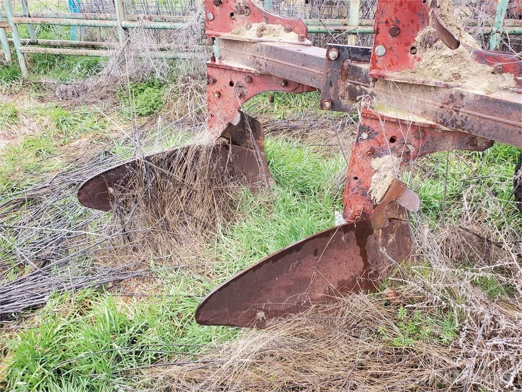 Ace 4 Bottom Plows