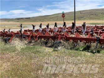 Case IH 1820 Cultivators