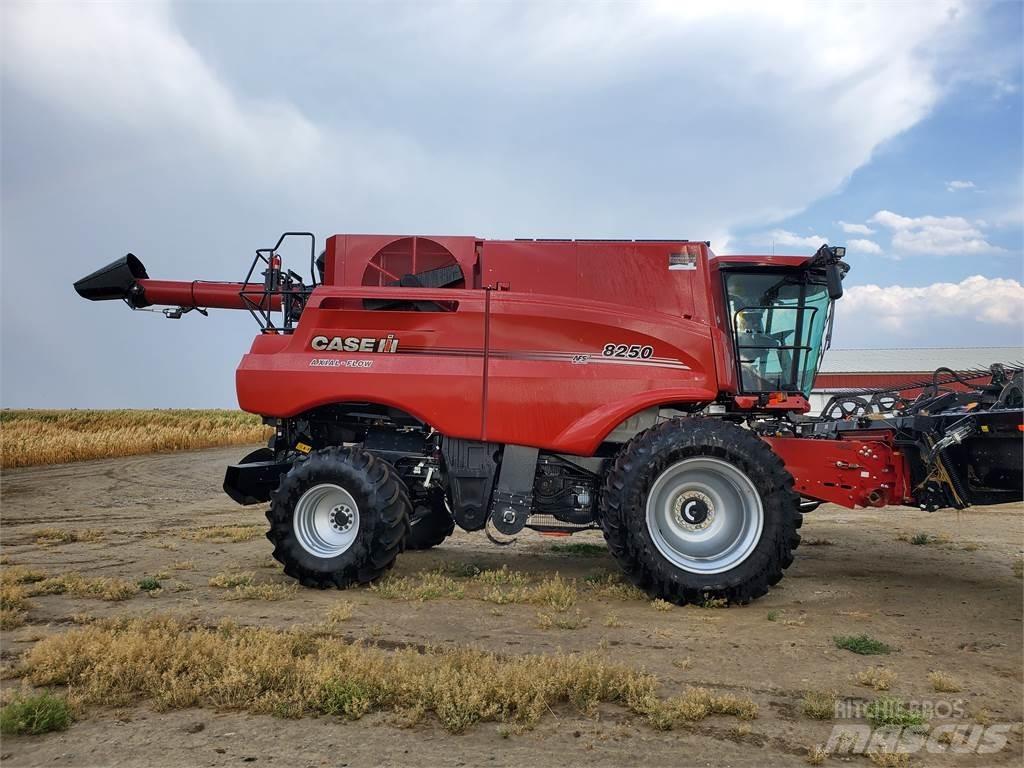 Case IH 8250 Combine Harvesters