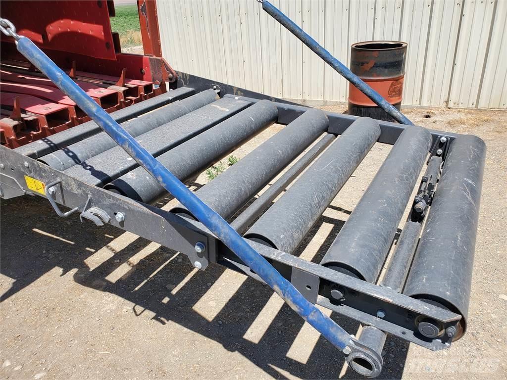 Hesston 4790 Round Balers