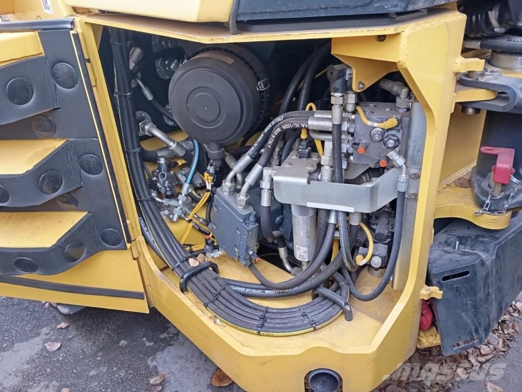 Bomag BW 203 AD-4 Twin drum rollers