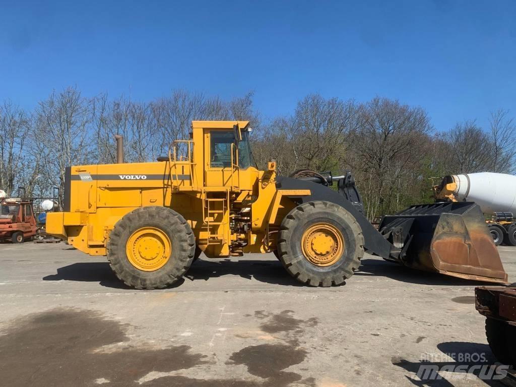Volvo L330C Wheel Loaders