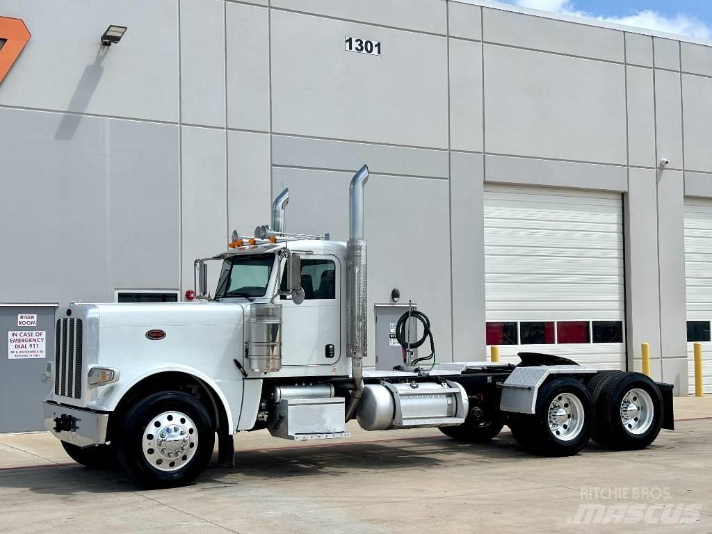 Peterbilt 389 Conventional Trucks / Tractor Trucks