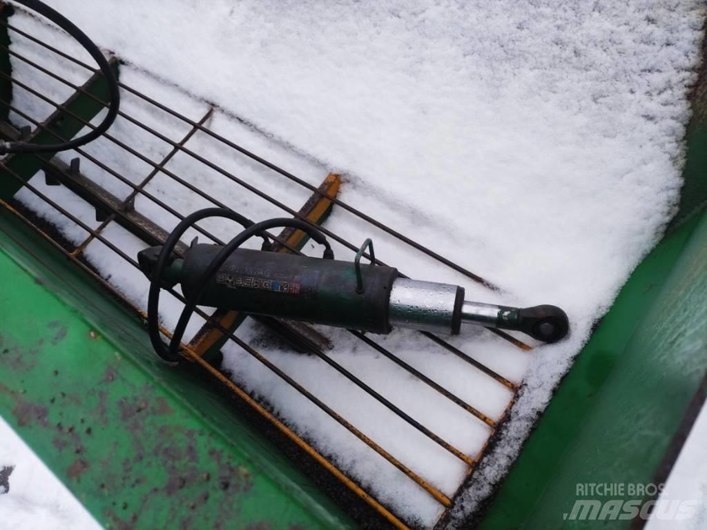 Ala-talkkari SL1400 Sand And Salt Spreaders