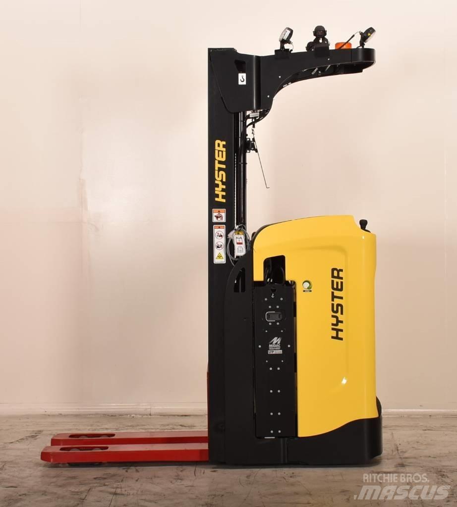 Hyster RS1.6 Self Propelled Stackers