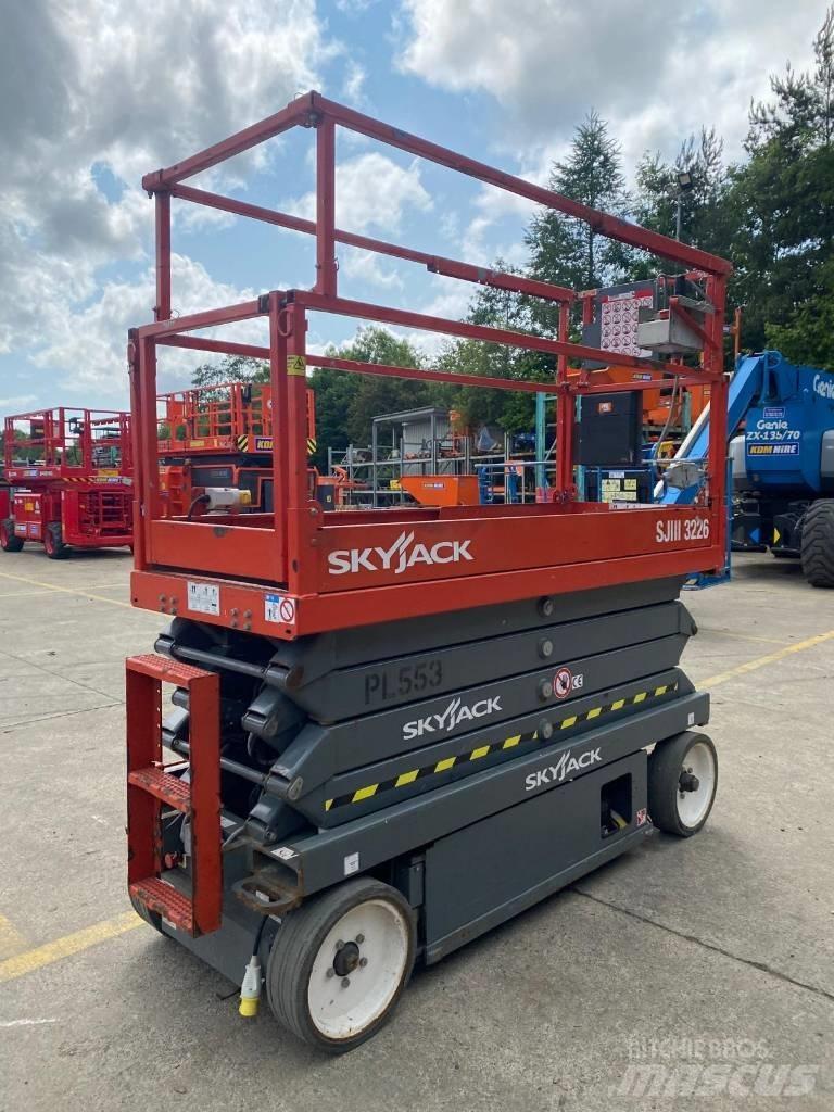SkyJack SJ 3226 Scissor Lifts