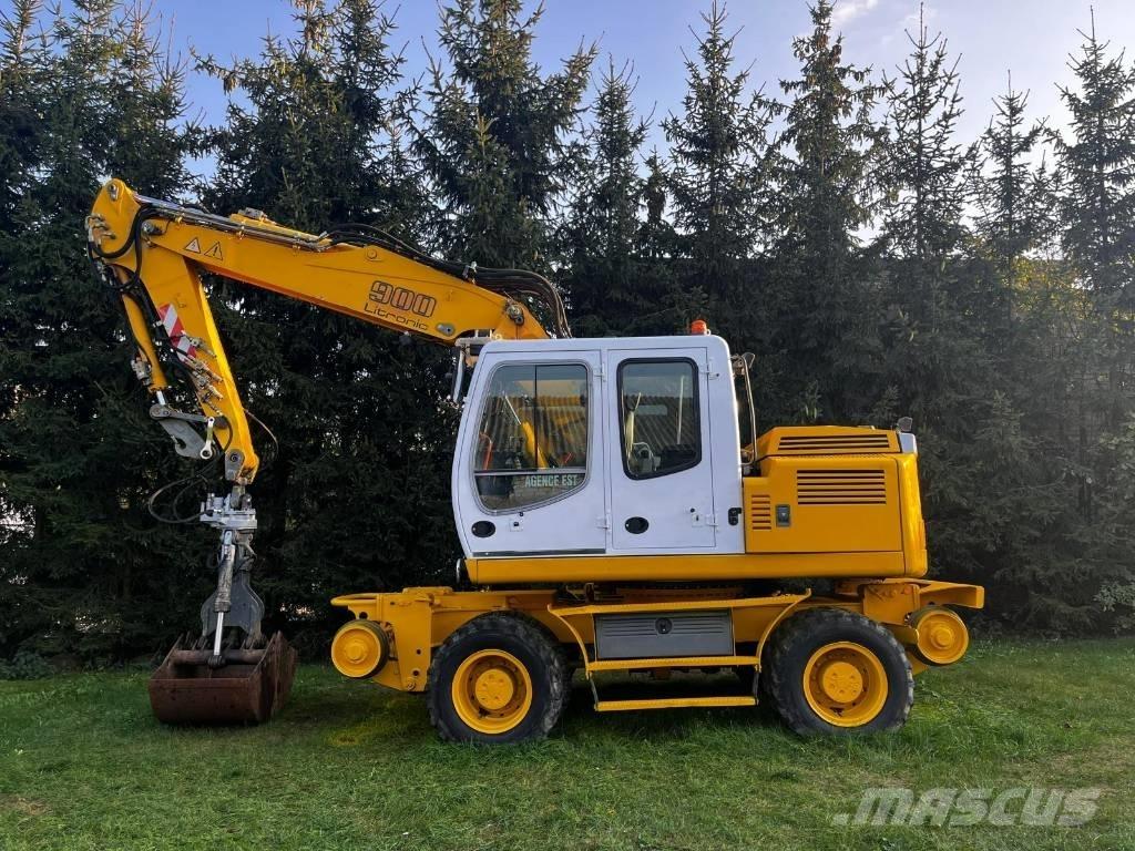 Liebherr A 900 C ZW Wheeled Excavators