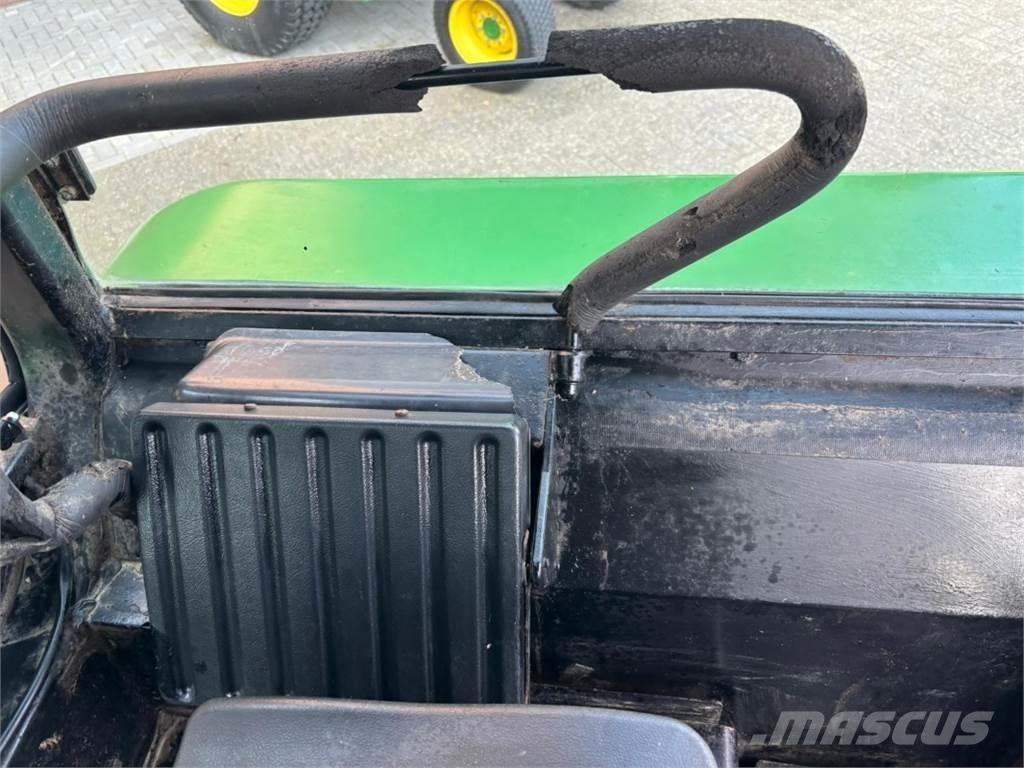 John Deere 1640 Tractors