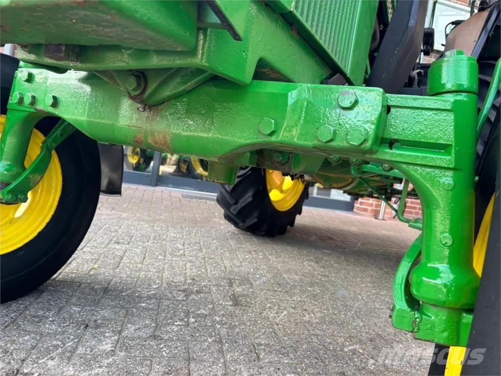 John Deere 1640 Tractors