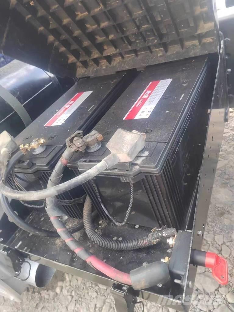 Shacman F3000 6x4 Conventional Trucks / Tractor Trucks