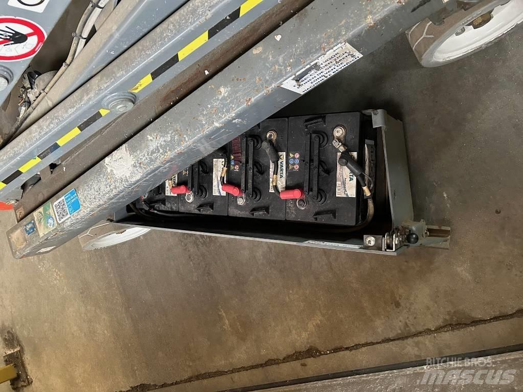 SkyJack SJ 3219 Scissor Lifts