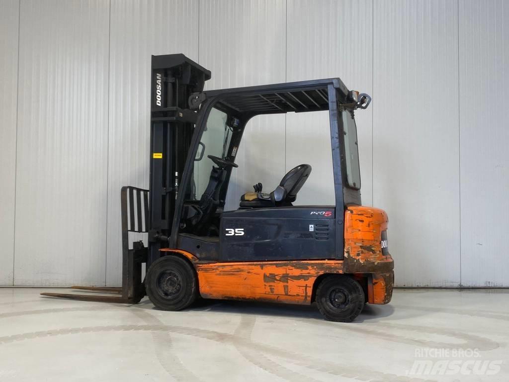 Doosan B35X-5 Electric Forklifts