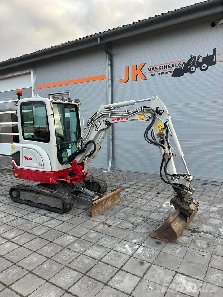 Takeuchi TB 225 Mini Excavators <7t (Mini Diggers)