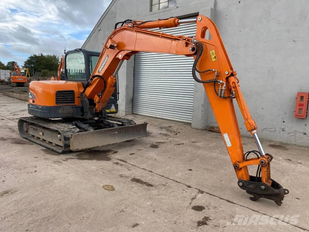 Doosan Develon DX85R Mini excavators  7t - 12t