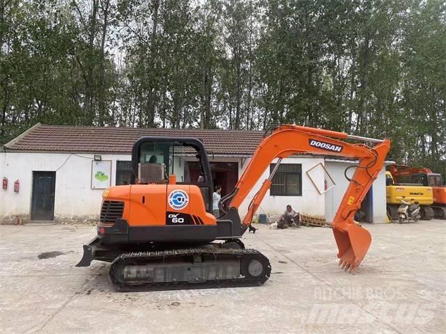 Doosan DX80 Mini Excavators <7t (Mini Diggers)
