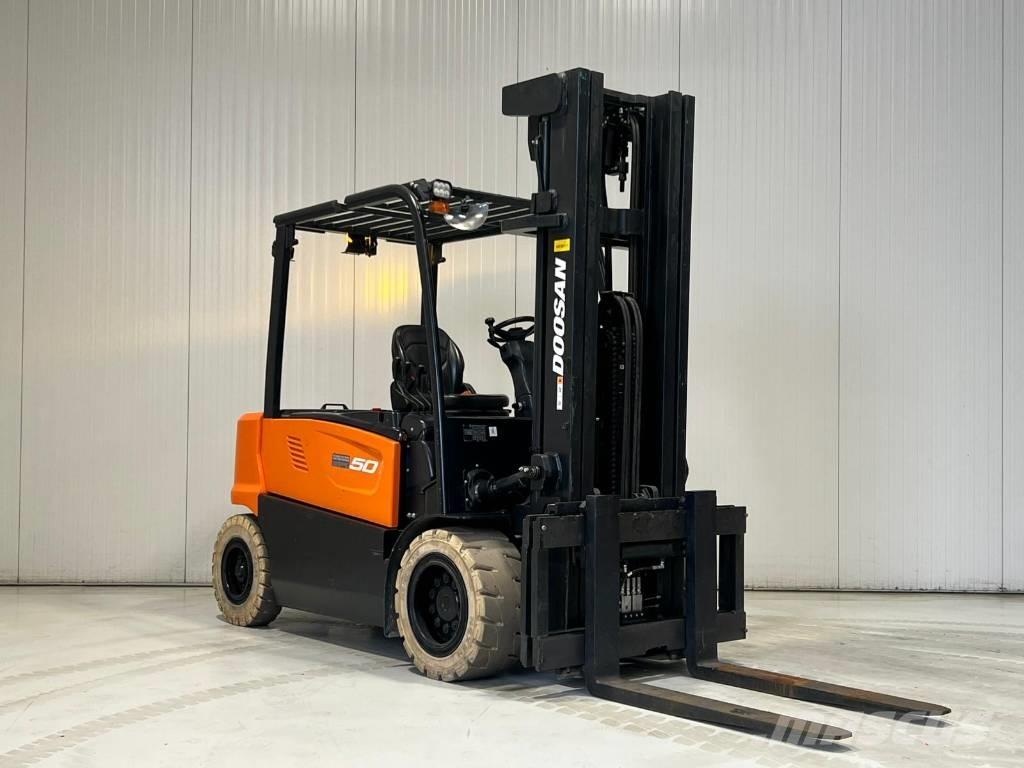 Doosan B50X-7 Electric Forklifts