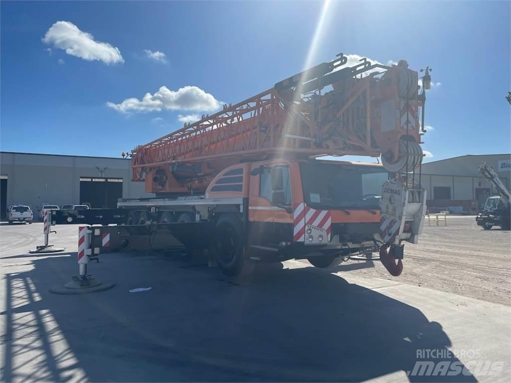 Demag AC 250-5 Mobile and all terrain cranes