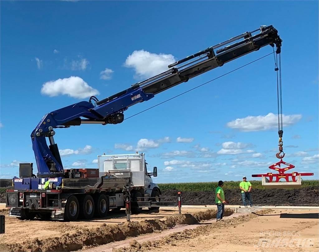 PM 100026-SP Boom / Crane / Bucket Trucks