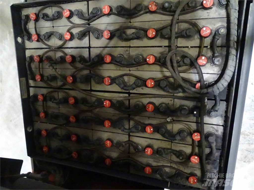 Linde E25L-01 Electric Forklifts