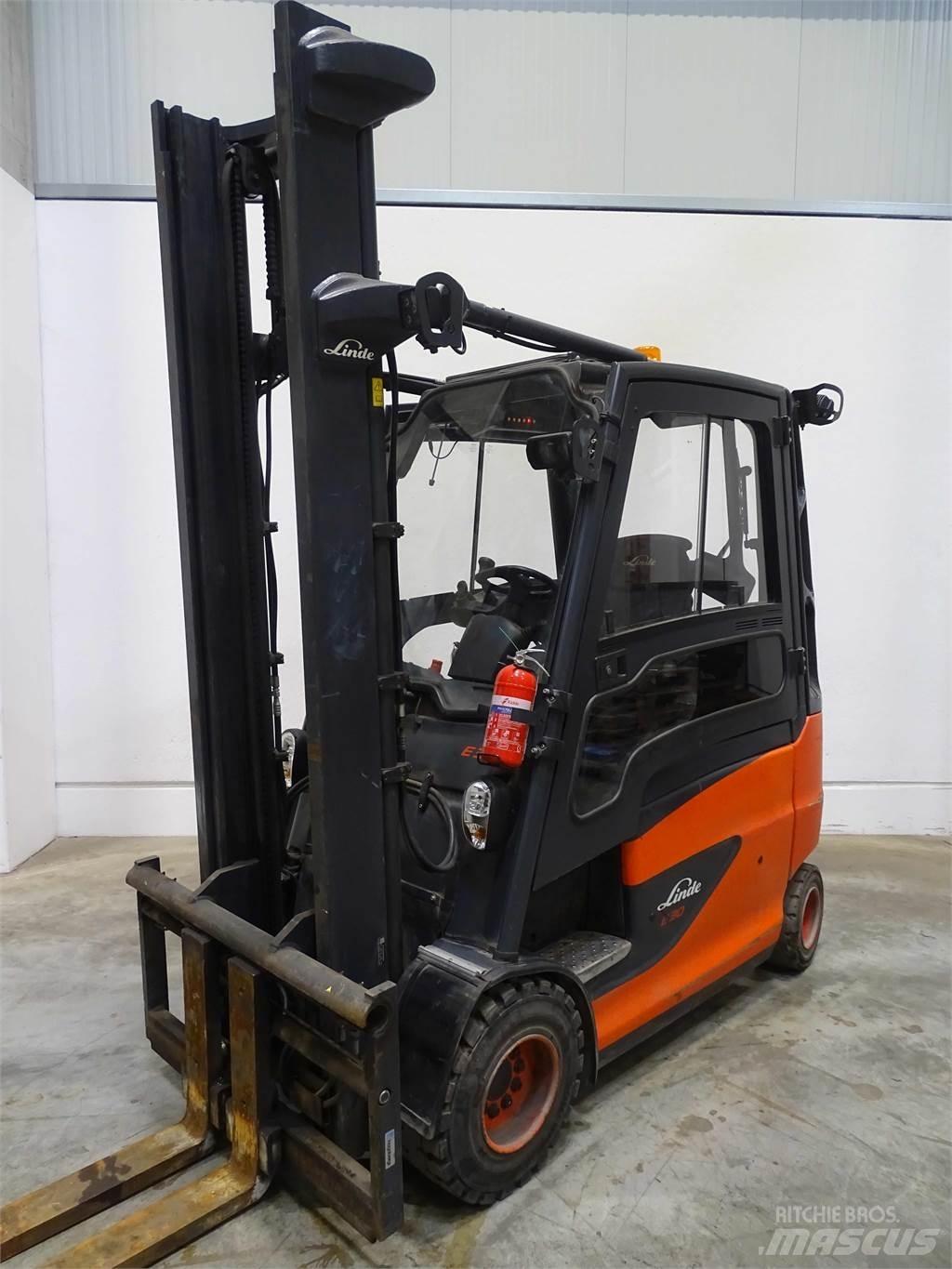 Linde E30 Electric Forklifts