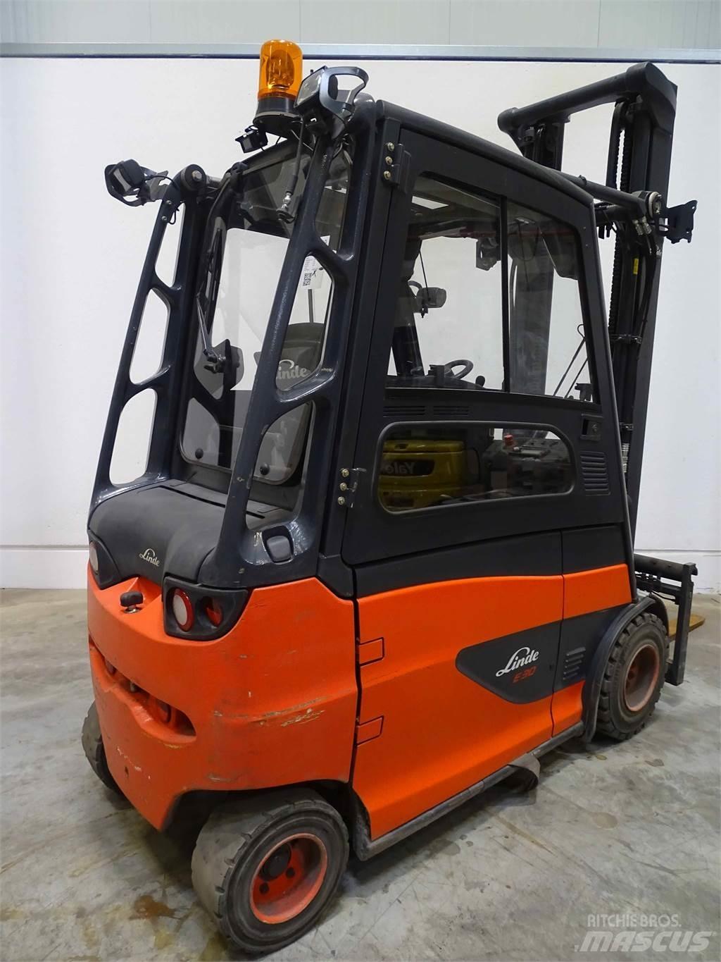 Linde E30 Electric Forklifts