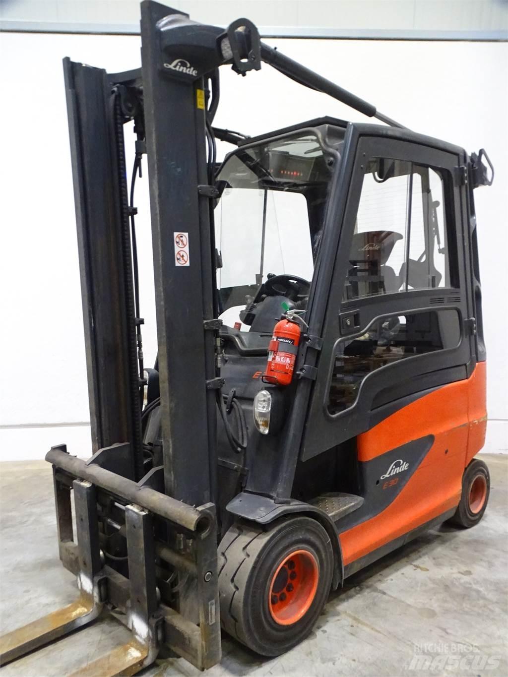 Linde E30HL Electric Forklifts