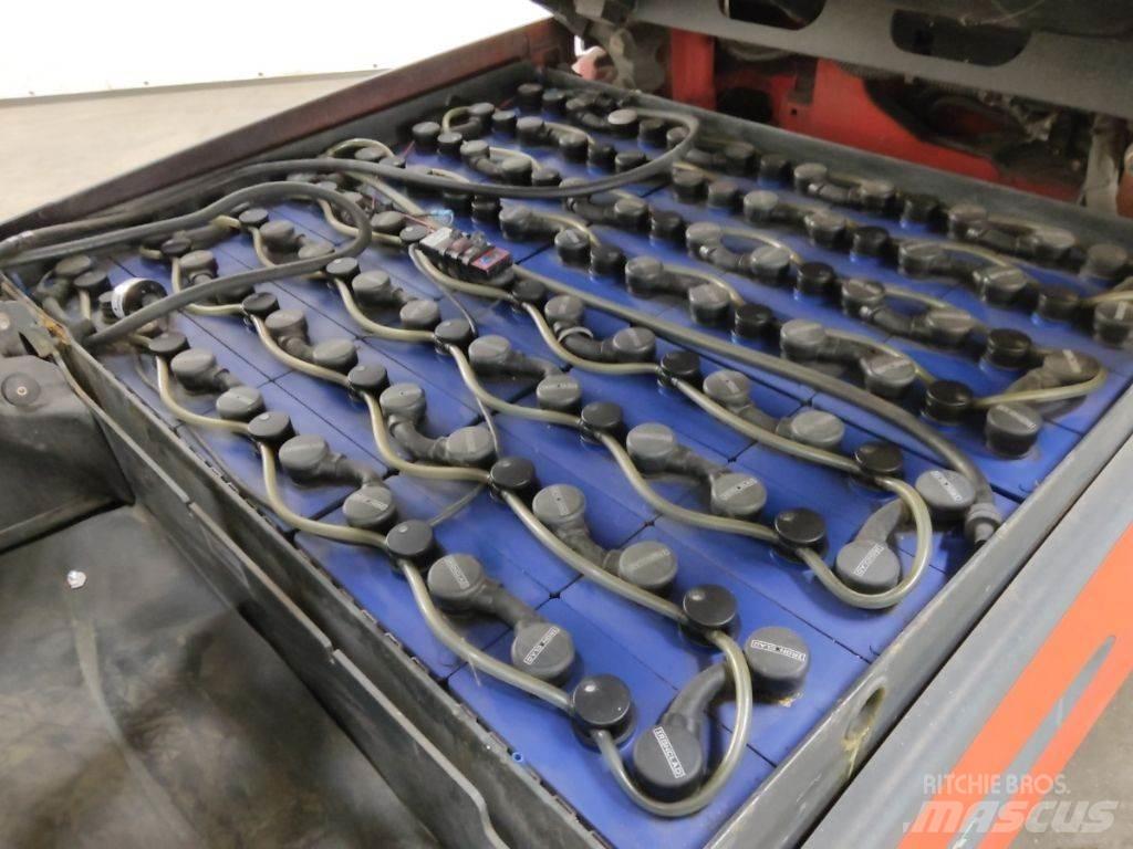 Linde E30L-01 Electric Forklifts