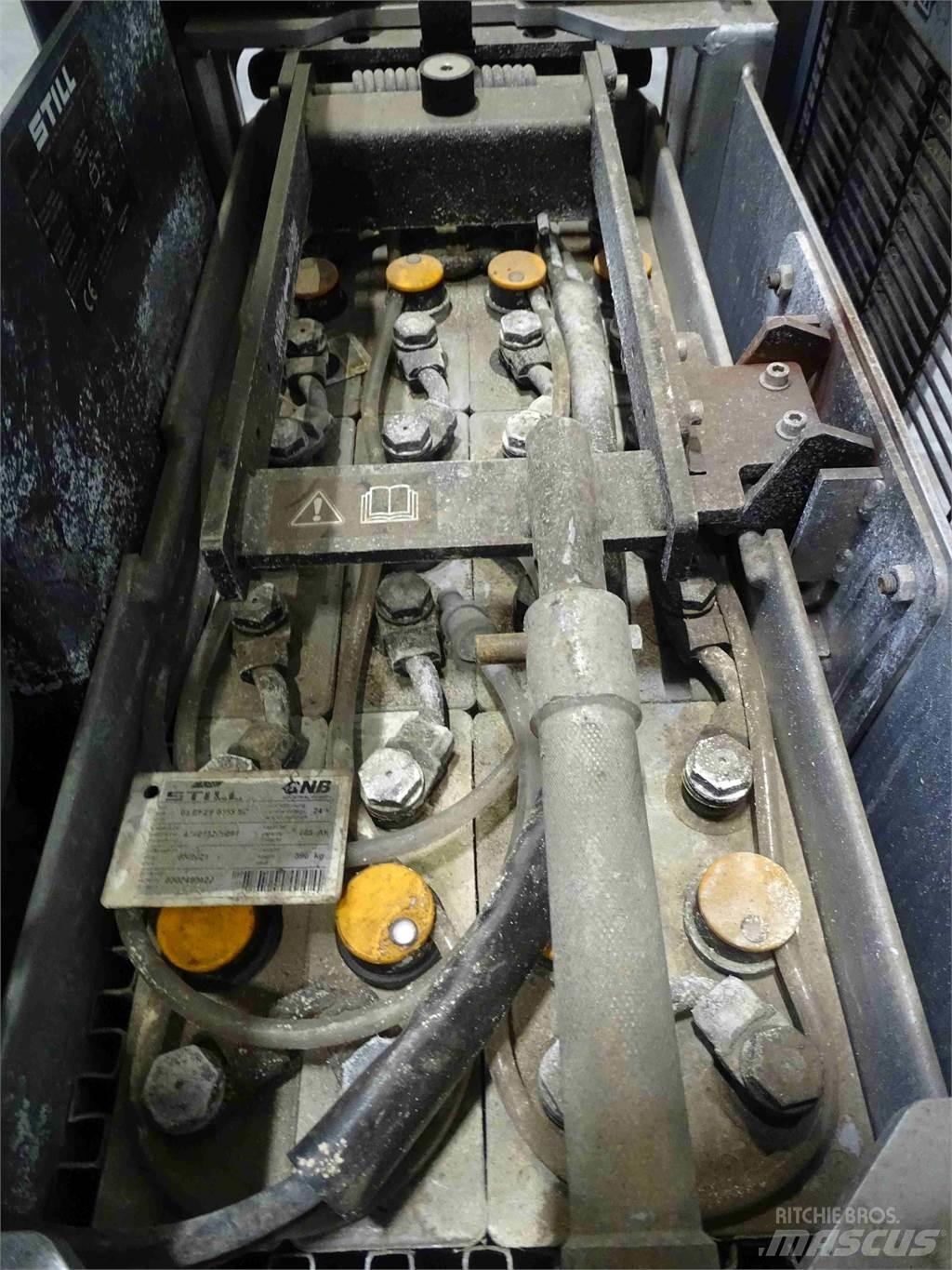 Still EXD-S20 Pedestrian stacker