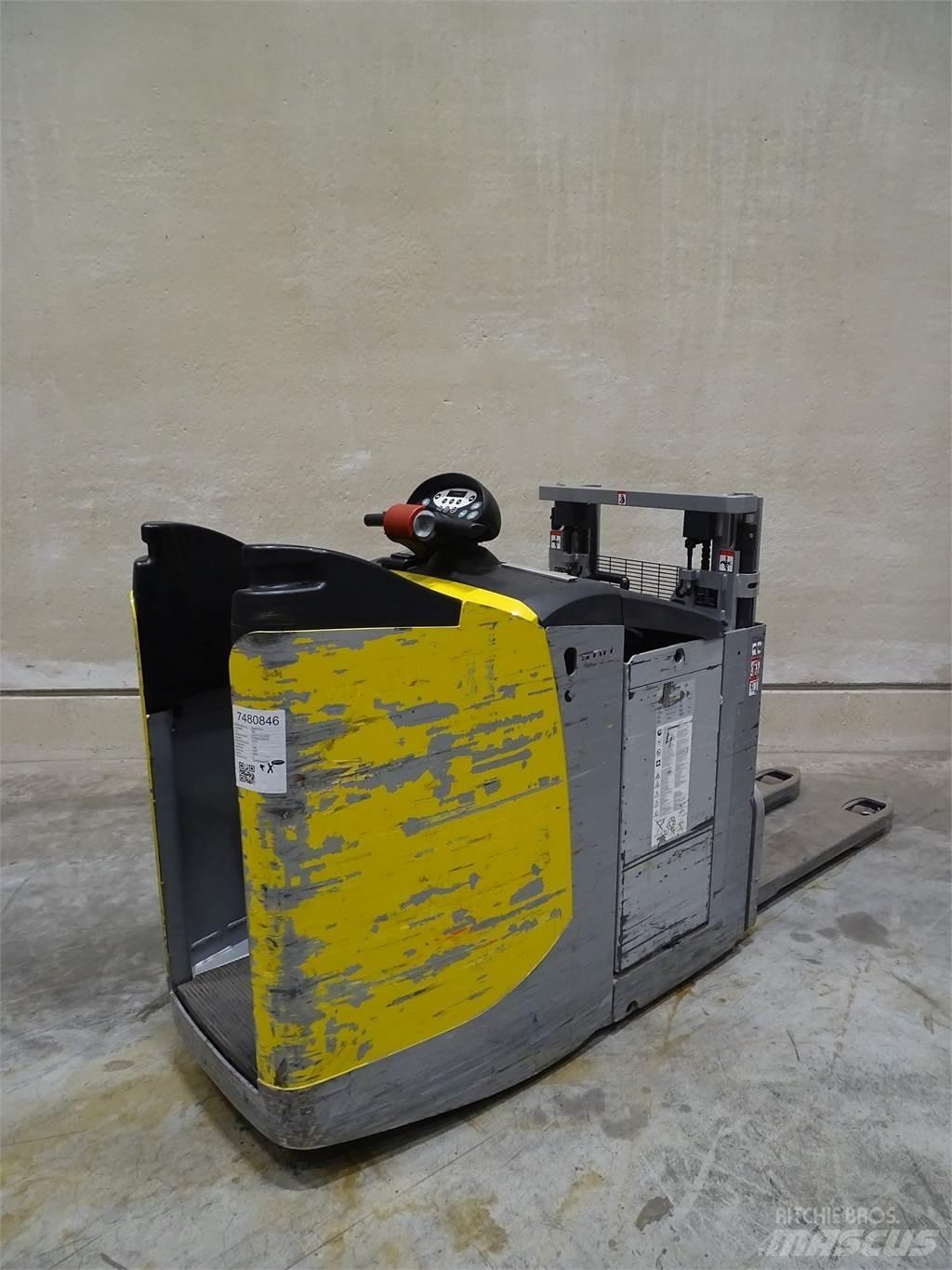 Still EXD-S20 Pedestrian stacker