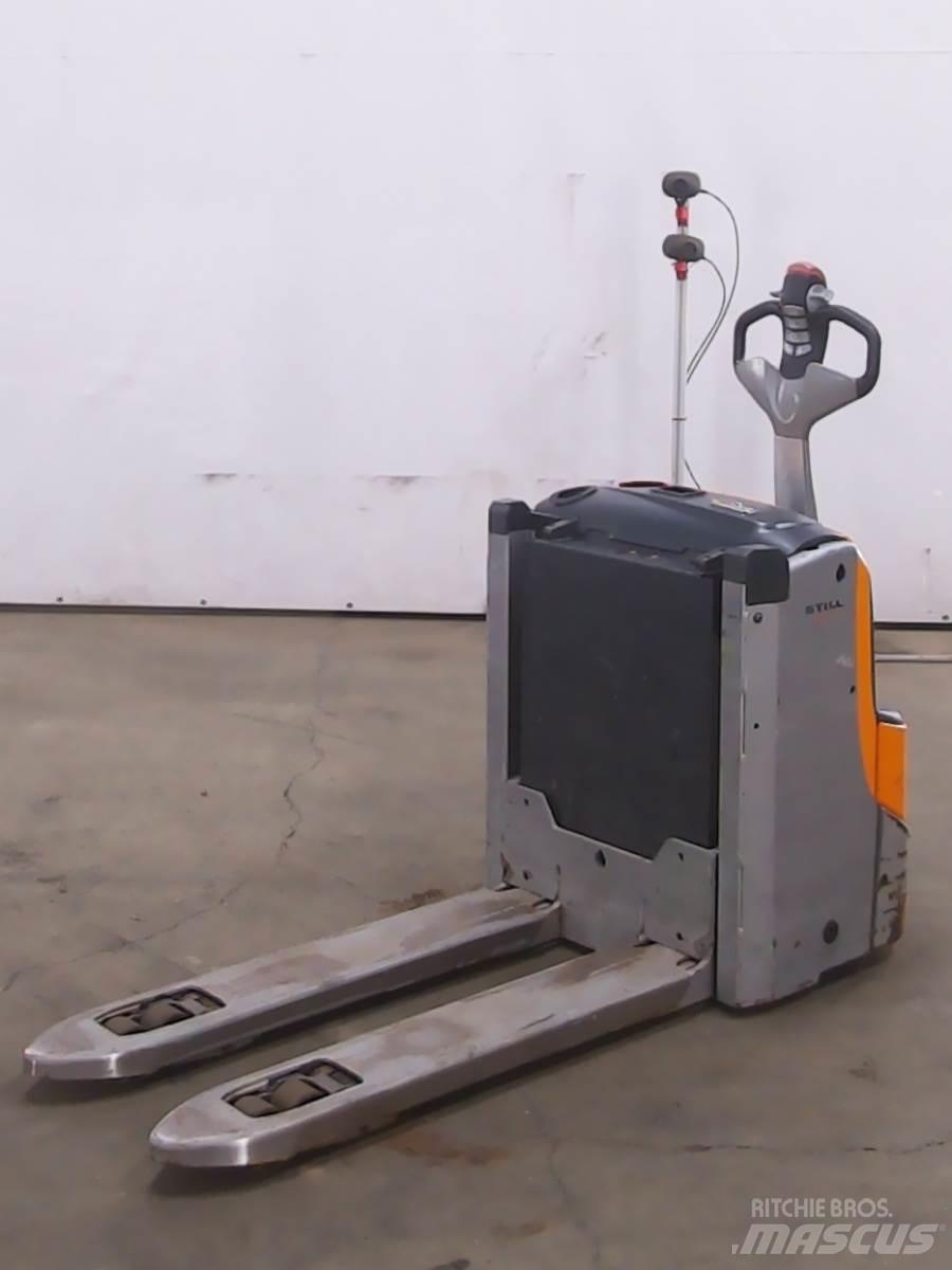 Still EXU-H18 Pedestrian stacker