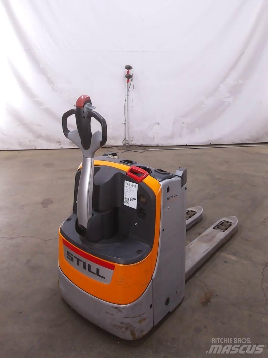Still EXU-H18 Pedestrian stacker