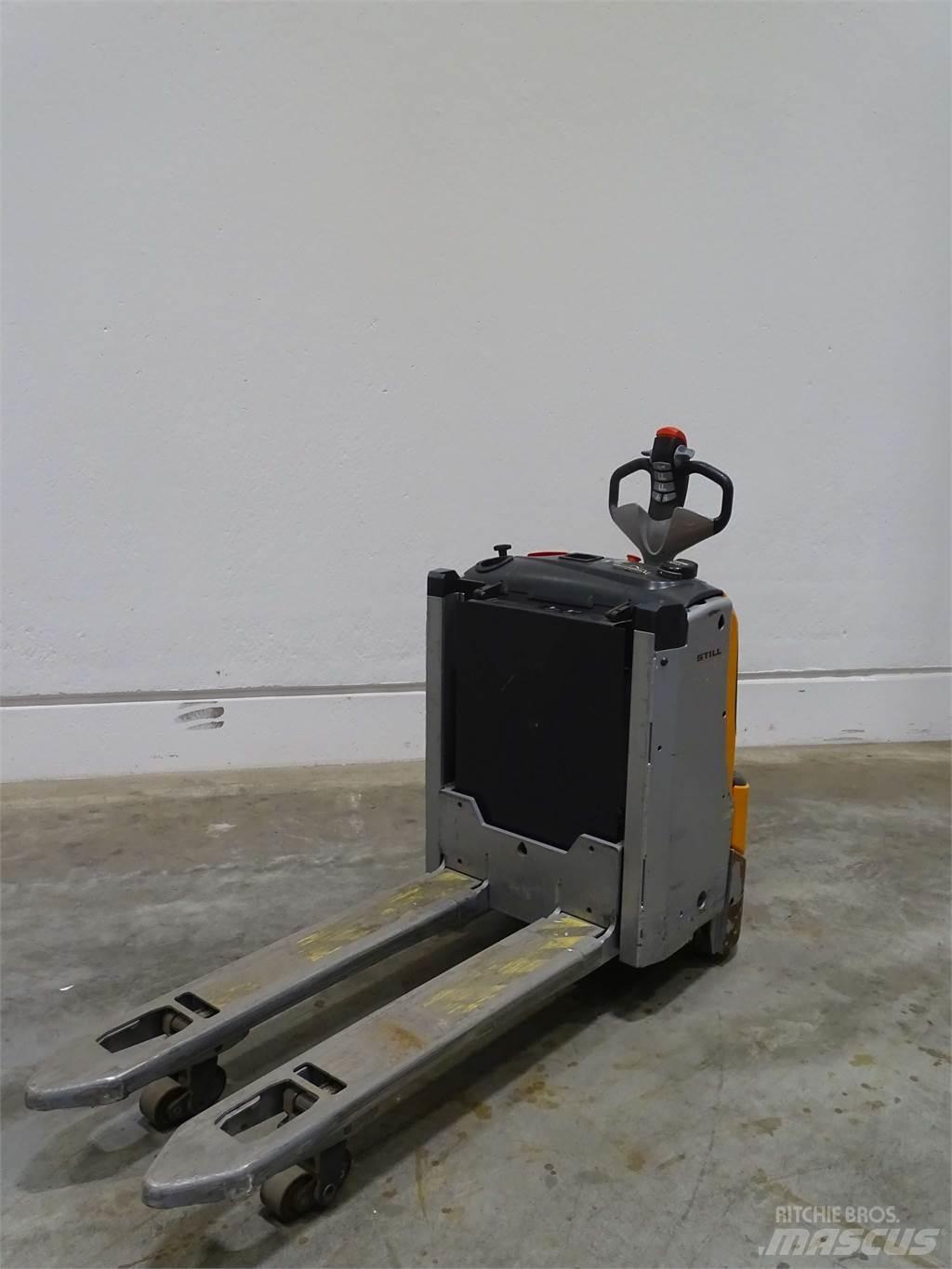 Still EXU-H18 Pedestrian stacker