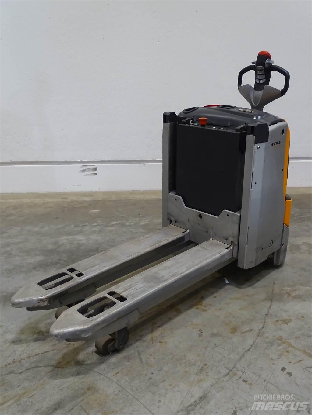 Still EXU-H18 Pedestrian stacker