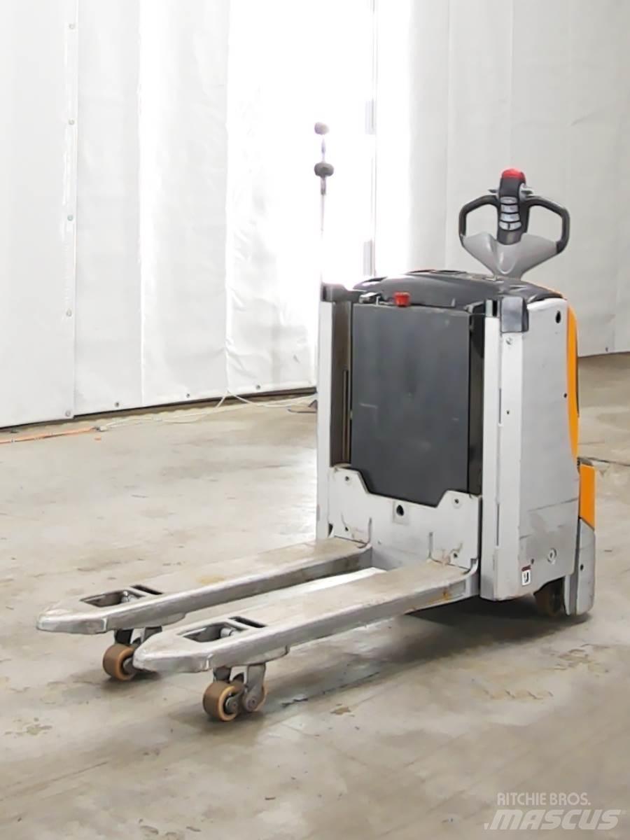 Still EXU-H18 Pedestrian stacker