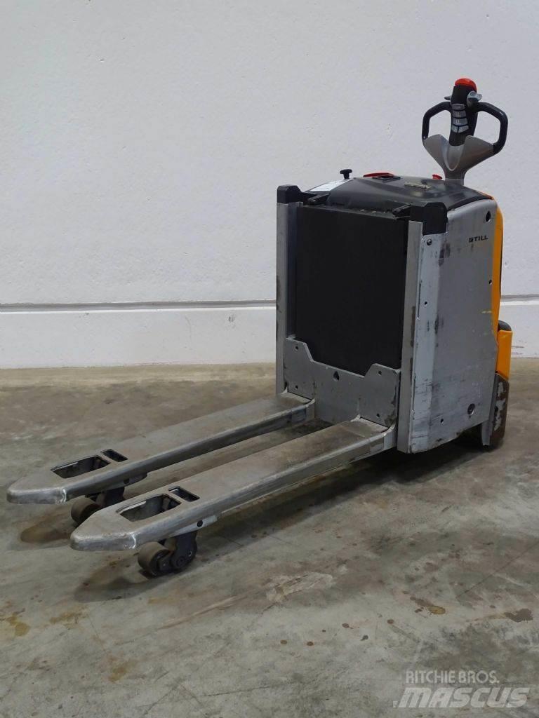 Still EXU-H20 Pedestrian stacker