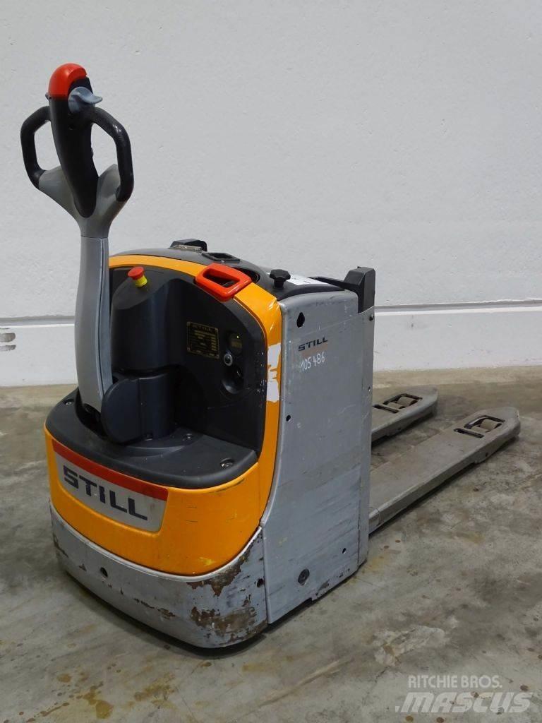 Still EXU-H20 Pedestrian stacker